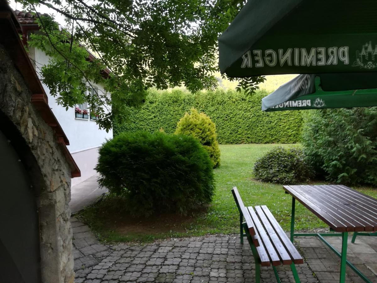 Villa Nana Kulen Vakuf Exterior foto